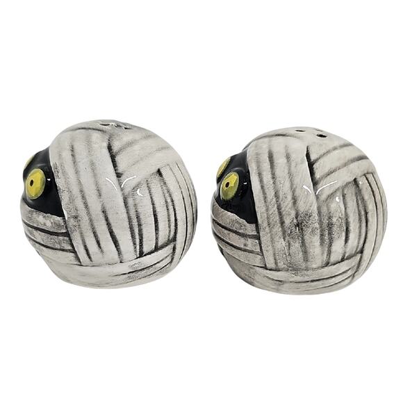 Halloween Mummy-Themed Ceramic Salt and Pepper Shakers Spooky Collectibles - Picture 2 of 6